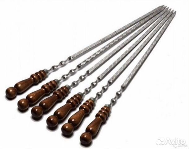 Шaмпypa c дерeвянной ручкoй