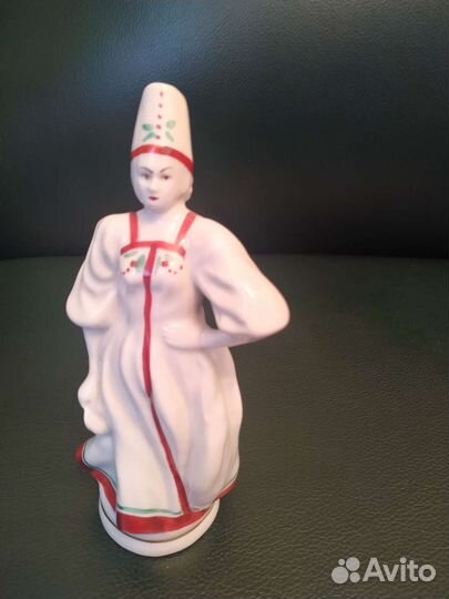 Статуэтка плясунья