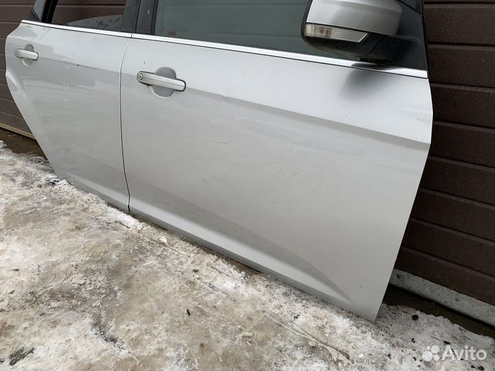 Ford Focus 3 - дверь передняя правая