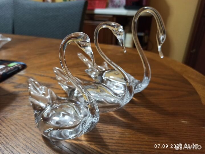 Статуэтка лебеди