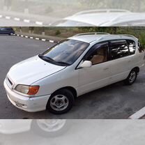 Toyota Ipsum 2.0 AT, 2000, 301 000 км, с пробегом, цена 533 000 руб.