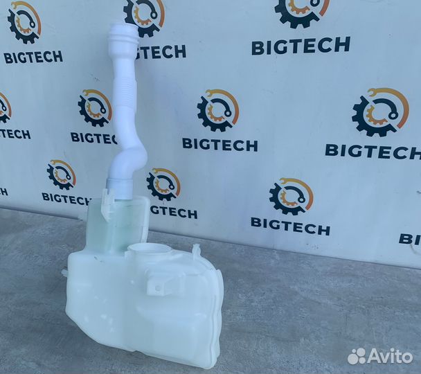 Бачок омывателя Mercedes A1668690620