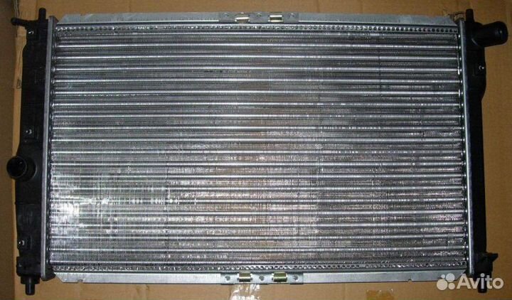 Радиатор охлаждения двигателя Chevrolet Lanos