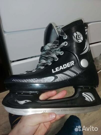 Коньки хоккейные