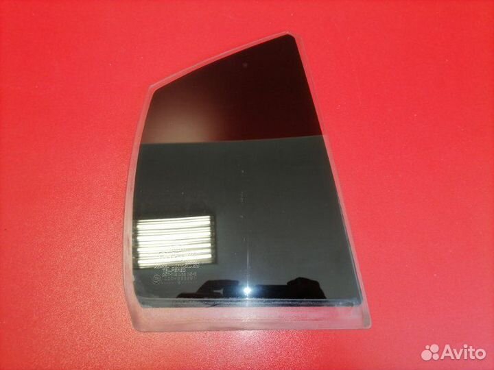 Стекло двери неопускное заднее правое Kia Rio JB