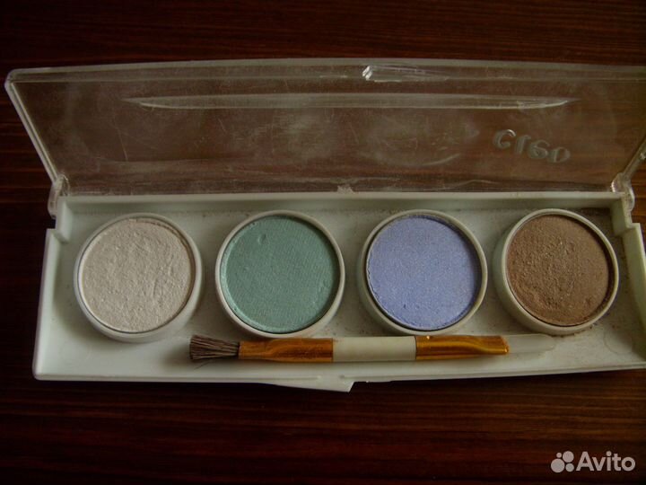 Тени, пудра, мыло, зубной порошок прошлого века