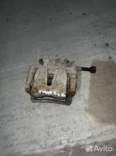 Суппорт тормозной правый Chery Tiggo 5 t21