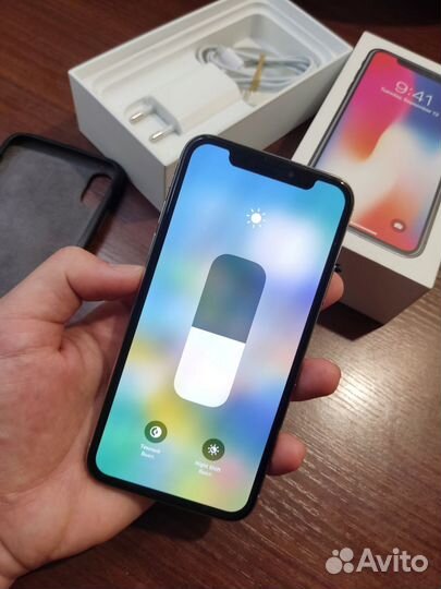 iPhone X, 64 ГБ