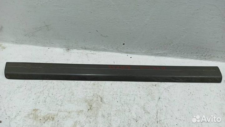 Молдинг двери задней правой