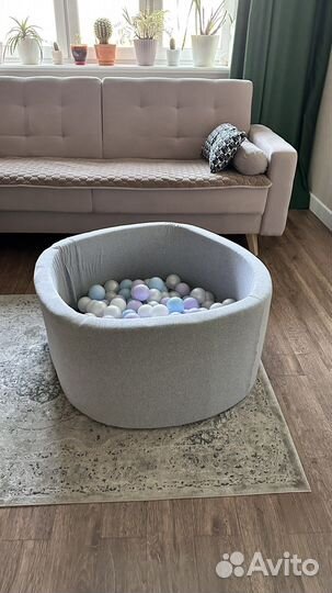 Сухой бассейн с шариками