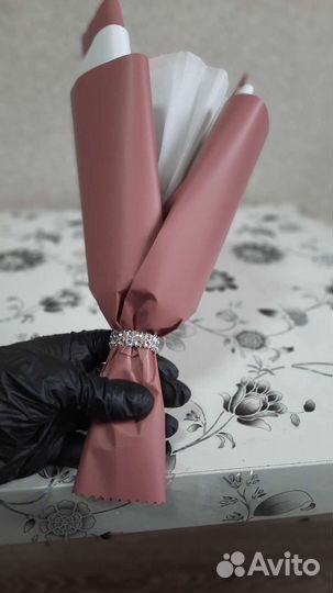 Шоколадный букет из роз и малин