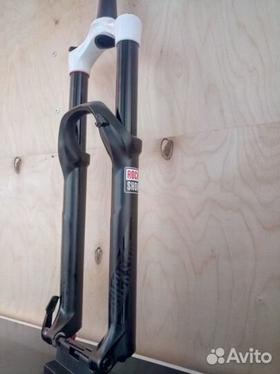 Вилка RockShox Pike RCT3 27.5