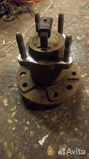 Опель Астра Н-задняя ступица