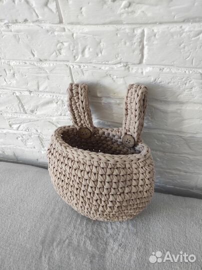 Корзинка из трикотажной пряжи подвесная