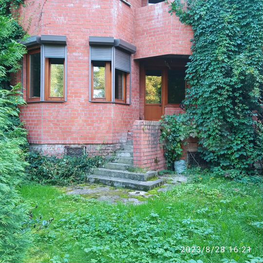 Таунхаус 294 м² на участке 4 сот.