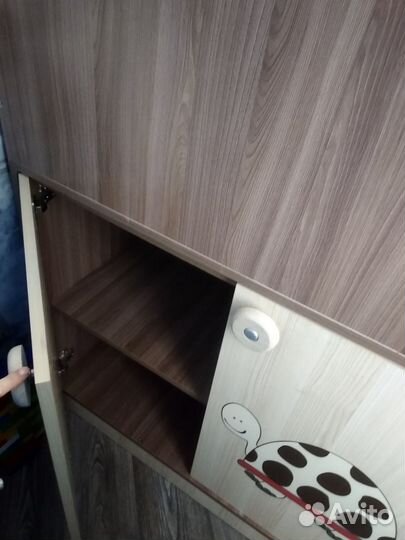 Детский уголок: кровать, стол, шкаф три в одном