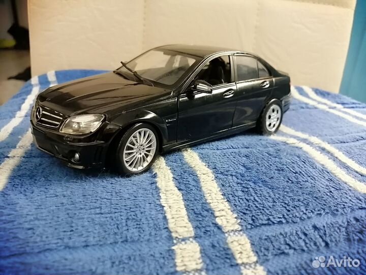 Mercedes C63 AMG W204 New Ray 1:24
