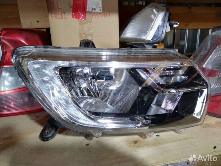 Фара правая Renault logan 2 2019г