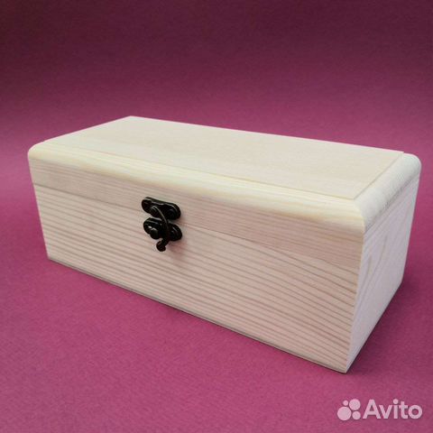 Деревянная шкатулка