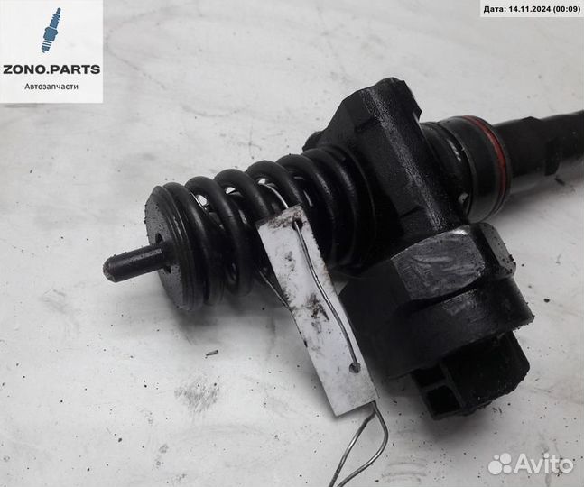 Форсунка топливная 038130073f на Volkswagen Passat B5