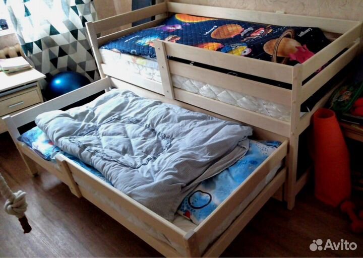 Двухъярусная кровать