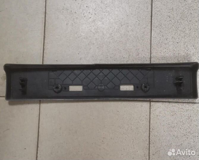 Накладка под номерной знак lexus lx570 12-15