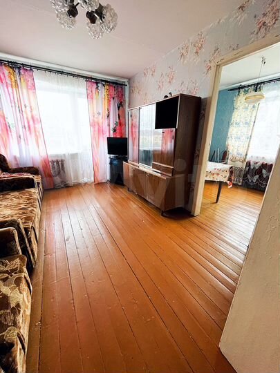 2-к. квартира, 42 м², 2/4 эт.