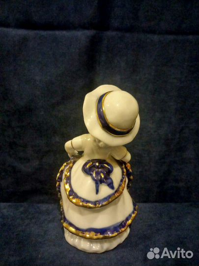 Девочка с яблоками