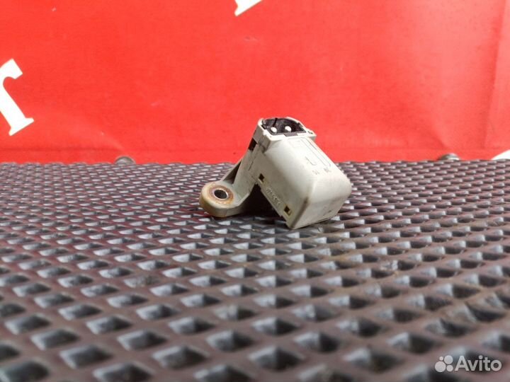 Датчик закрывания замка кабины