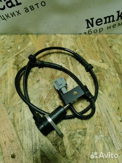 Датчик abs задний правый Nissan Primera P11 1996