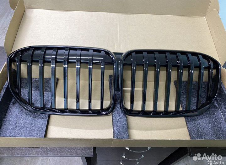 Решетка радиатора для BMW G11 рестайл, черный глян