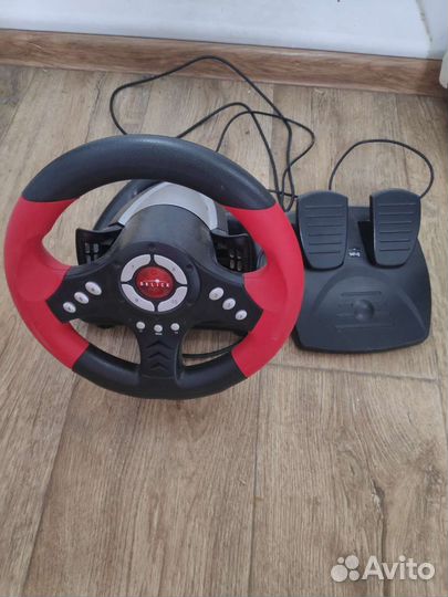 Игровой руль с педалями