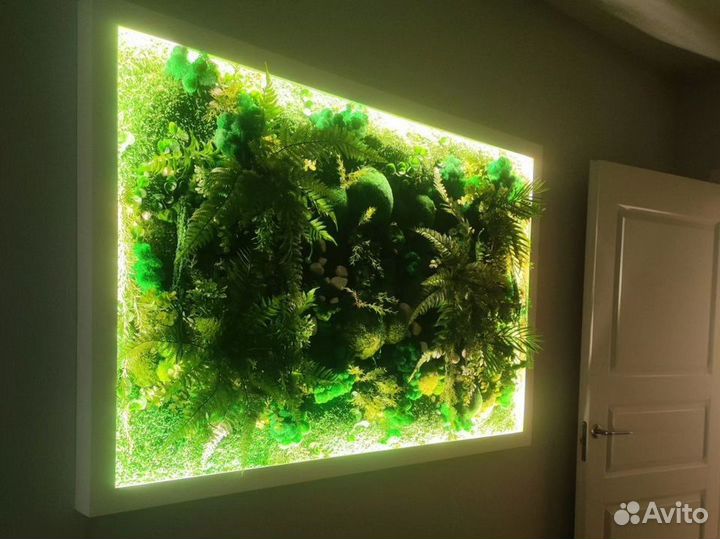 Панно на стену из мха и растений