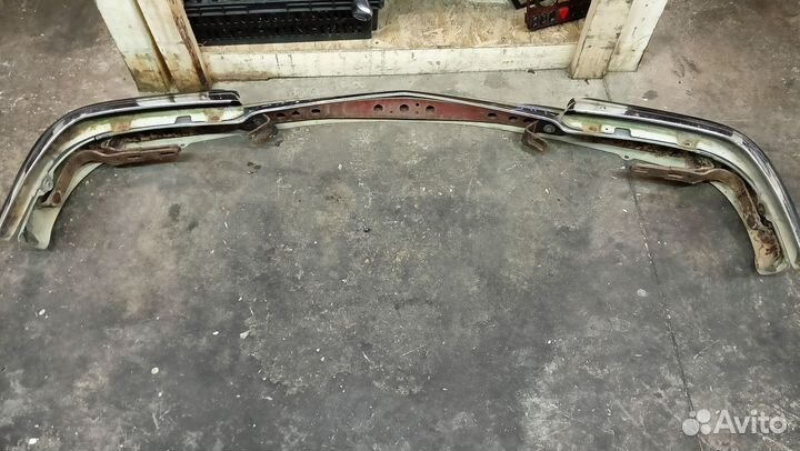 Бампер передний mercedes w116