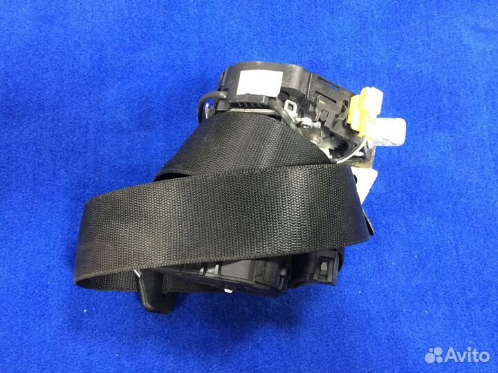 Mercedes A2218601285 ремень задний правый