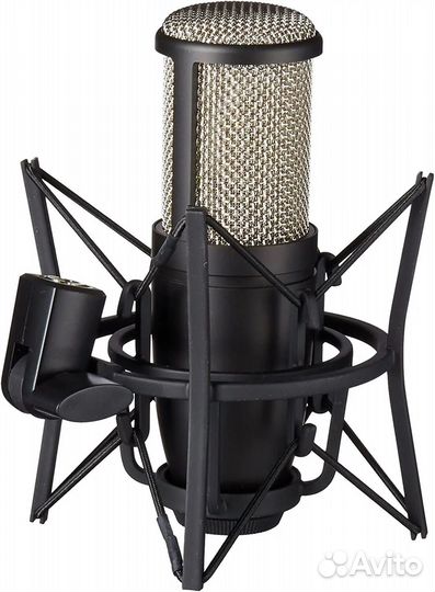 Микрофон AKG P220