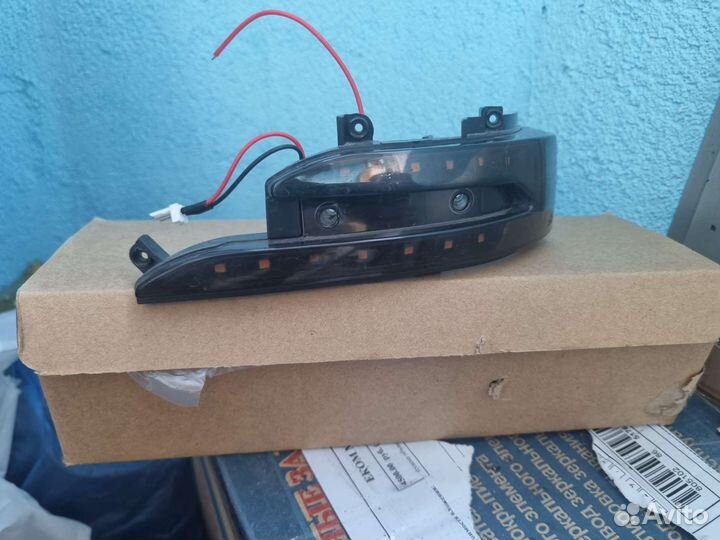 Повторитель поворота в зеркало priora