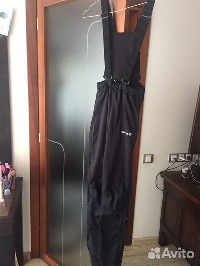 Спортивный лыжный костюм skade