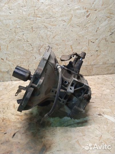 МКПП (механическая коробка переключения передач) C