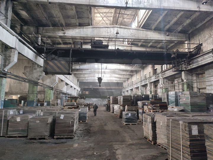 Пр-во с мостовыми кранами и Ж/Д веткой, 2600 м²