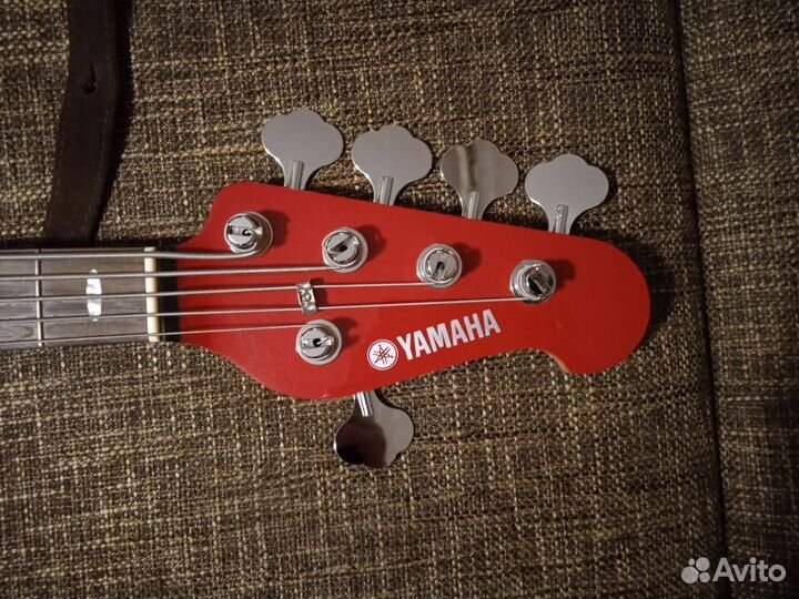 Бас-гитара Yamaha BB 415