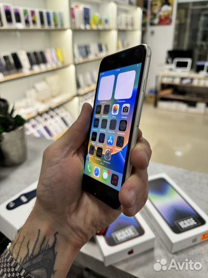 iPhone SE (2022), 64 ГБ