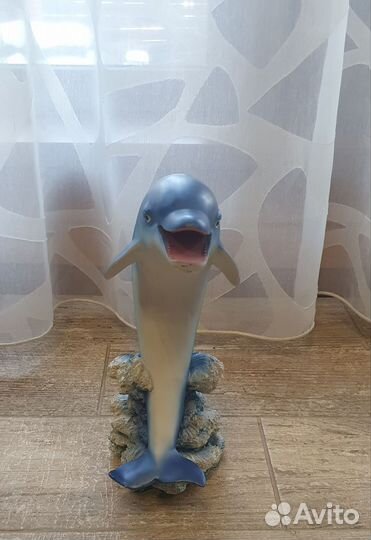 Статуэтка дельфин