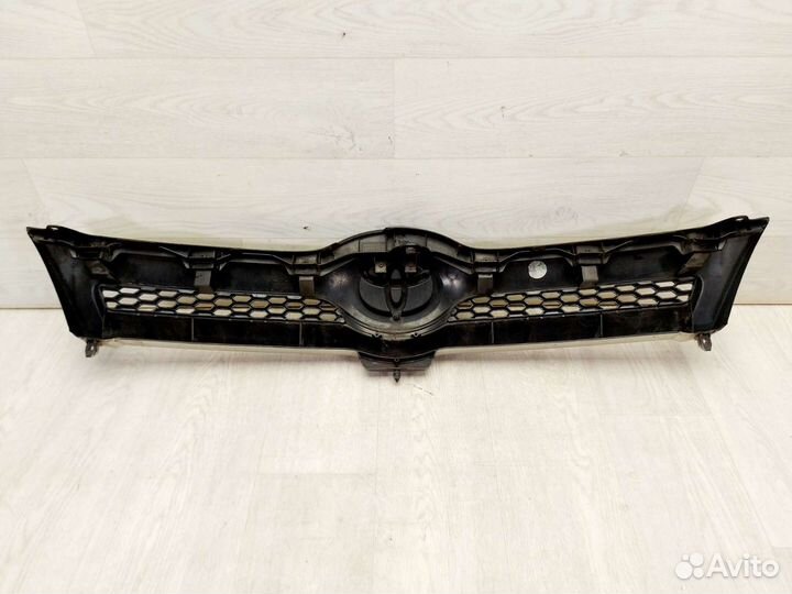 Решётка радиатора Toyota Corolla Verso 2004-2007