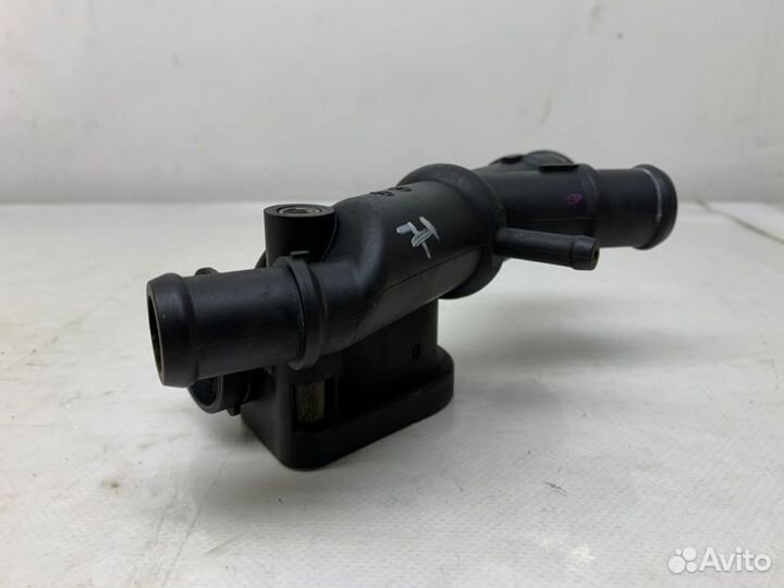 Фланец системы охлаждения Volkswagen Jetta 6 2.0