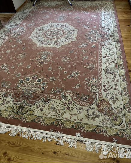 Иранский ковер 2,40/3,50, состояние нового