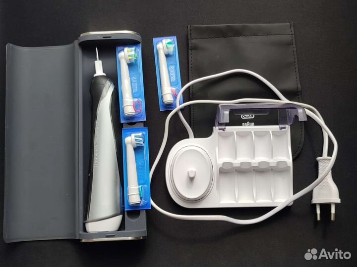 Электрическая зубная щетка Oral-B Pro 7000