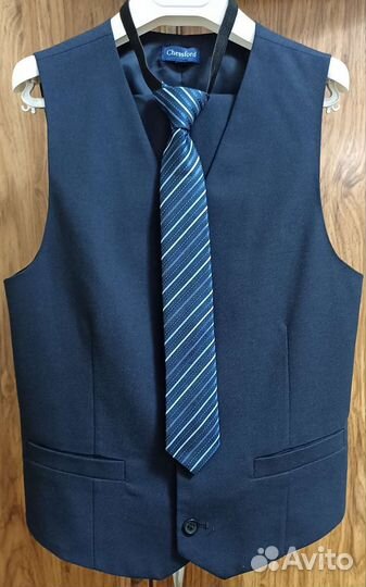 Костюм школьный (тройка) 134 размер