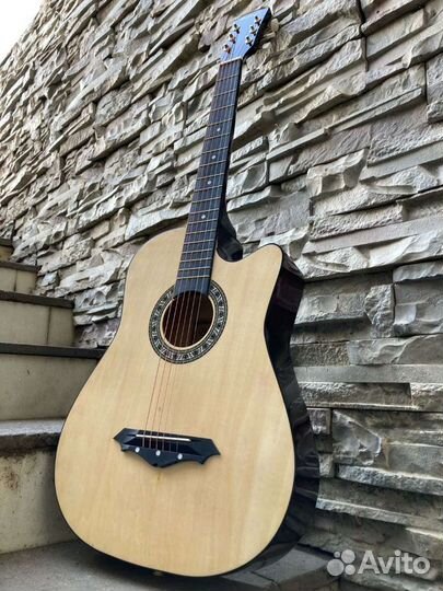 Новая акустическая гитара