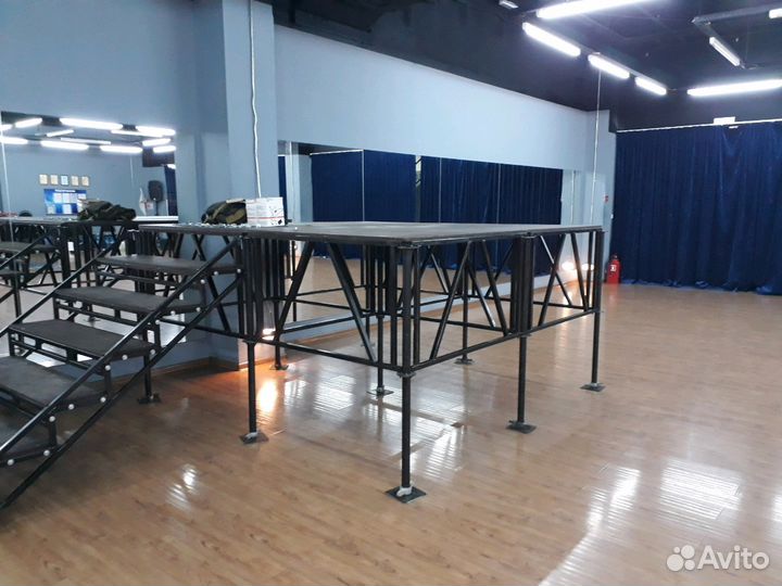 Прокат подиумов и сцен для уличных мероприятий